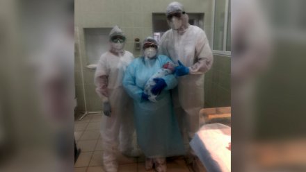 В Воронеже две заражённые COVID-19 женщины стали мамами 