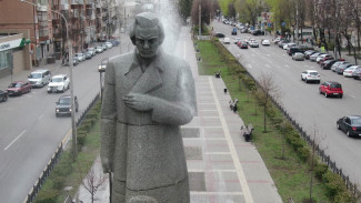 Памятники в Воронеже примут душ к ежегодному празднику