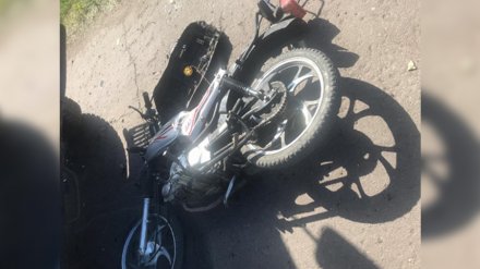 Школьников, на мопеде врезавшихся в «КамАЗ», экстренно доставили в Воронеж