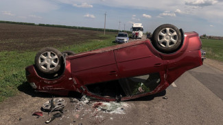 Дорожники залатали опасную яму под Воронежем после автокатастрофы