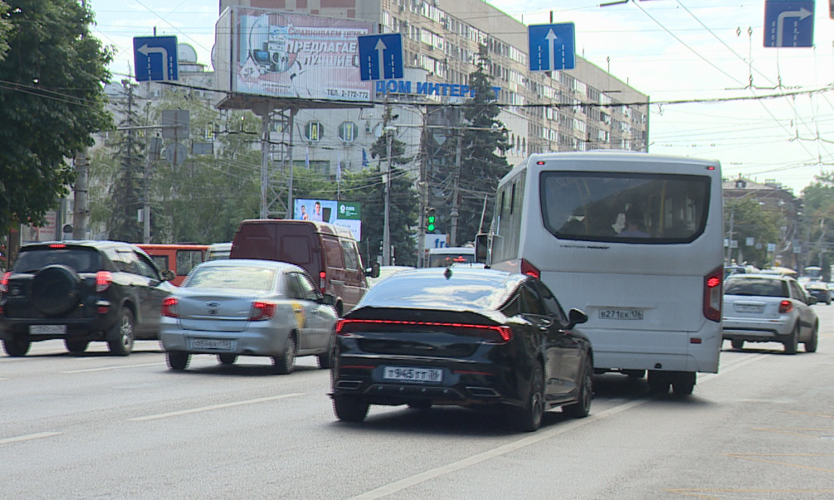 Экипажи ГИБДД и эвакуация авто. Чем обернулся несостоявшийся бунт  маршрутчиков в Воронеже – Новости Воронежа и Воронежской области – Вести  Воронеж