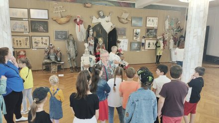 В Воронеже «Единая Россия» организовала для детей экскурсию в кукольный театр 