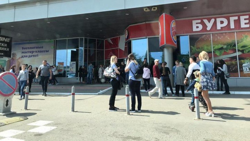 В Воронеже из-за задымления эвакуировали посетителей и персонал ТЦ «Армада»