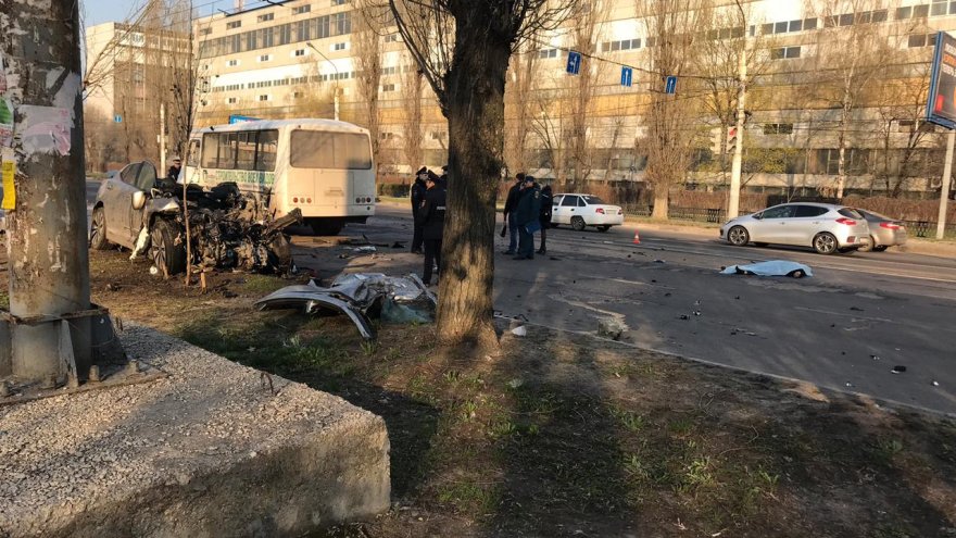 Камера записала момент страшной аварии с 4 погибшими в Воронеже