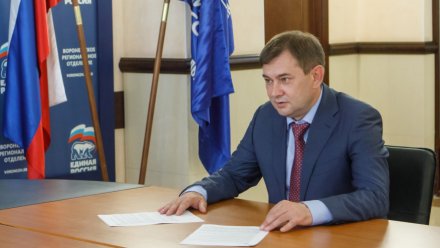 Владимир Нетёсов помог жителям Воронежа и Борисоглебска решить вопросы в сфере ЖКХ