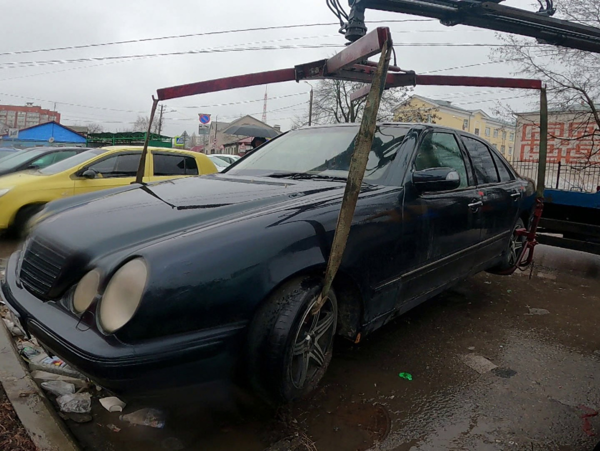 Воронежцы стали чаще жаловаться на брошенные во дворах бесхозные автомобили  – Новости Воронежа и Воронежской области – Вести Воронеж