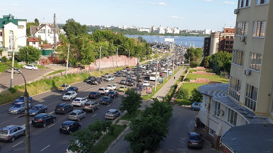 Воронеж в конце рабочего дня парализовали 9-балльные пробки