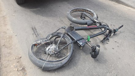 КамАЗ сбил велосипедиста на Донбасской в Воронеже