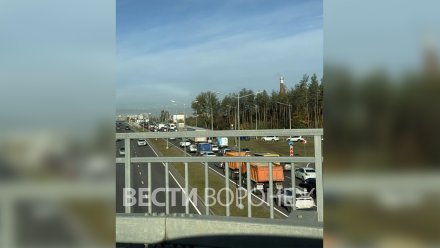 В Воронеже улицу Остужева сковали пробки