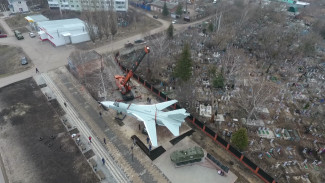 Совершил 150 боевых вылетов. Как бомбардировщик Су-24 стал экспонатом музея под Воронежем