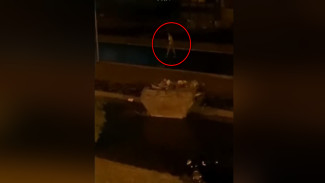 Воронежцы сообщили о разбившем окна новостроек пьяном мужчине
