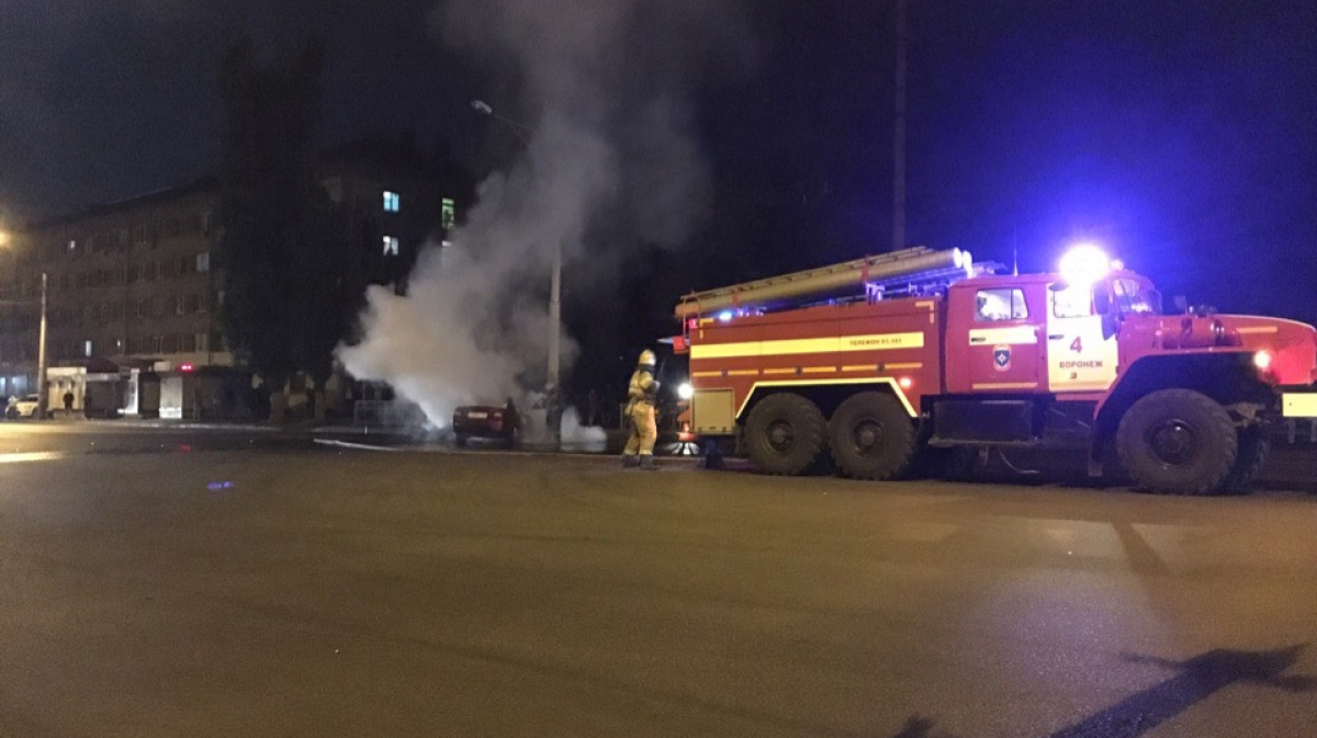 Что произошло в воронеже. Авария на Саврасова Воронеж. ДТП пожарная машина и Нексия. Авария вчера в Подольске вечером Дэу и грузовик. Авария в Воронеже сегодня на левом берегу на Новосибирской ул.