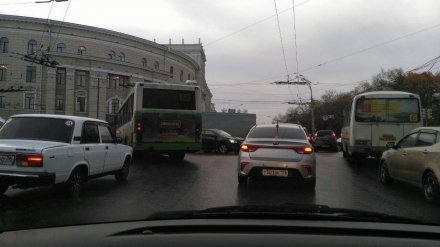 В центре Воронежа в час пик отключили светофоры