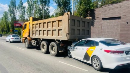 Мать и 4-летний сын попали в больницу после ДТП на проспекте Патриотов в Воронеже