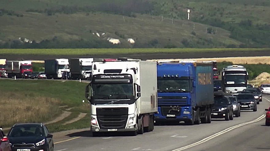 Фурам запретят ездить по М-4 в Воронежской области из-за самой знаменитой пробки России