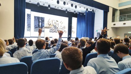 Нововоронежские атомщики поговорили о важном со школьниками  