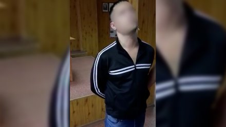 Стрелявший у школы воронежец получил 4 года тюрьмы за истязания 12-летнего пасынка