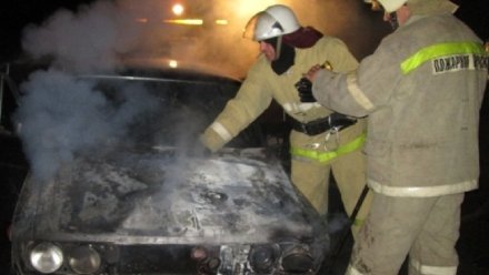 В Воронежской области в сгоревшей машине нашли труп
