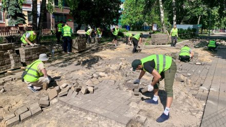 В Воронеже на пешеходной части Карла Маркса начали убирать старую плитку