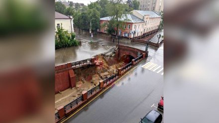 В Воронеже обрушилась подпорная стена у Каменного моста
