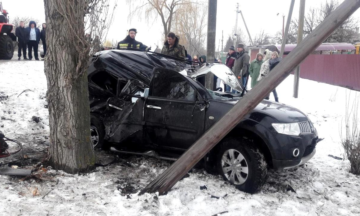 Под Воронежем внедорожник влетел в дерево: погиб пассажир – Новости  Воронежа и Воронежской области – Вести Воронеж