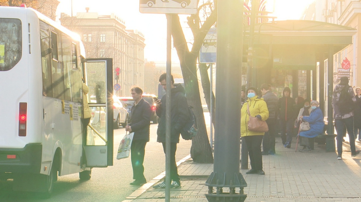 В Воронеже запустят маршрутки до кладбищ в Вербное воскресенье и на Пасху –  Новости Воронежа и Воронежской области – Вести Воронеж