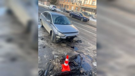 Мужчина и женщина пострадали в ДТП с участием двух Hyundai в Воронеже