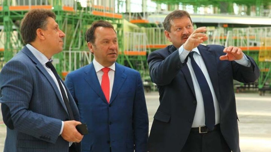 Председатель Центрально-Черноземного банка Владимир Салмин посетил Воронежский авиационный завод