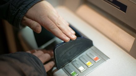 Лжесотрудник банка похитил с карты воронежской пенсионерки 190 тыс. рублей