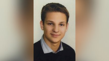 Школьник спас жизнь пассажиру самолёта: лайнер экстренно сел в Воронеже