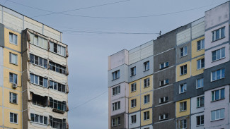 Выпавшей с 5-го этажа на Минской в Воронеже оказалась 18-летняя девушка