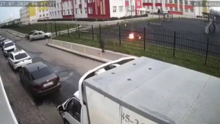 СК займётся бросившим коктейль Молотова на территорию школы под Воронежем подростком