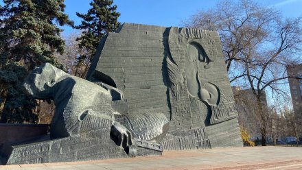 В Воронеже у Памятника Славы на полдня запретят парковку