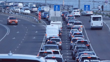 Воронежские дороги в пятницу вечером сковали 9-балльные пробки