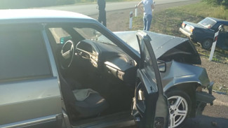 В Воронежской области в ДТП с двумя автомобилями 1 человек погиб и 4 пострадали