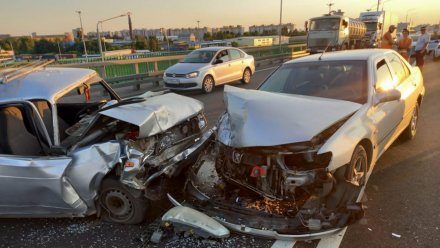 Устроивший массовое ДТП под Воронежем пожилой водитель умер в больнице