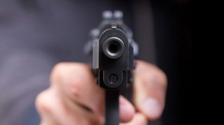 В Воронеже уволенный сотрудник магазина вернулся на работу с пистолетом ради бутылки рома