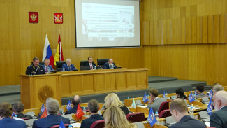 «Законодательная власть: дела и лица». Повышение зарплат бюджетникам и поддержка многодетных семей