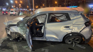 Два человека пострадали в ДТП с перевёрнутой легковушкой на Шишкова в Воронеже