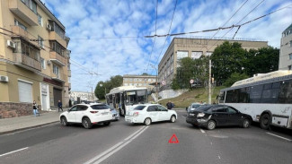 Стали известны обстоятельства массового ДТП с автобусом у гостиницы «Украина» в Воронеже