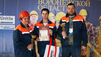 Лучшим в Воронеже машинистом экскаватора-погрузчика признали сотрудника ДСК