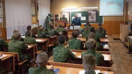 Учащихся воронежского кадетского корпуса распустили по домам