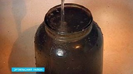 В Эртиле появилась вода странного цвета и запаха