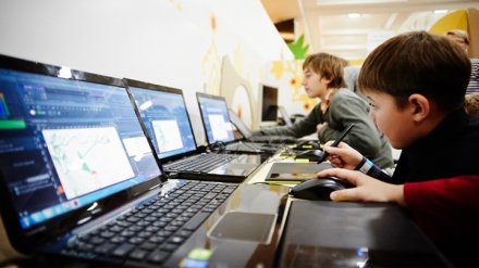 К концу года высокоскоростной интернет появится в 70% воронежских сельских школ