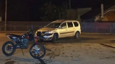 Мотоциклист и его пассажиры пострадали в ДТП в Воронежской области