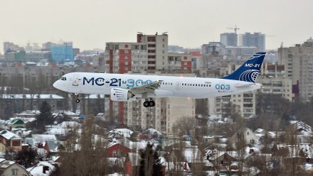 Новейший МС-21 с высокопоставленными гостями впервые прилетел в Воронеж 