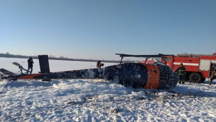 Спасатели рассказали о состоянии пилотов вертолёта после жёсткой посадки под Воронежем