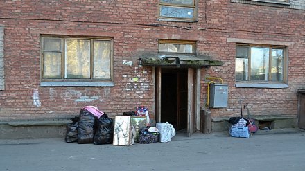 В Воронежской области приставы выселили должника из квартиры