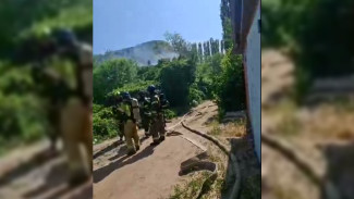 В Воронеже огонь охватил частный дом
