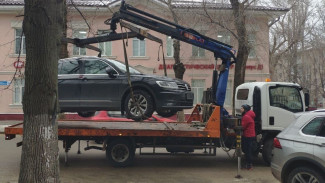 В Воронеже во второй день эвакуировали 18 машин с закрытыми номерами